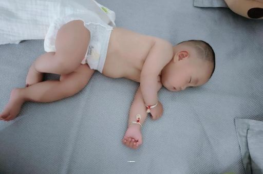 新乡宝宝积食发烧怎么处理